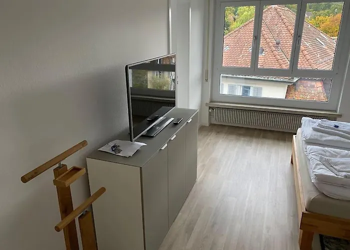 Comfy Near Center - Marble 6