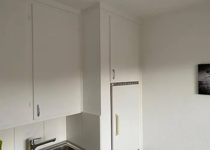 Comfy Near Center - Marble 6 *