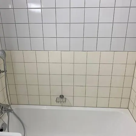 Comfy Near Center - Marble 6 *